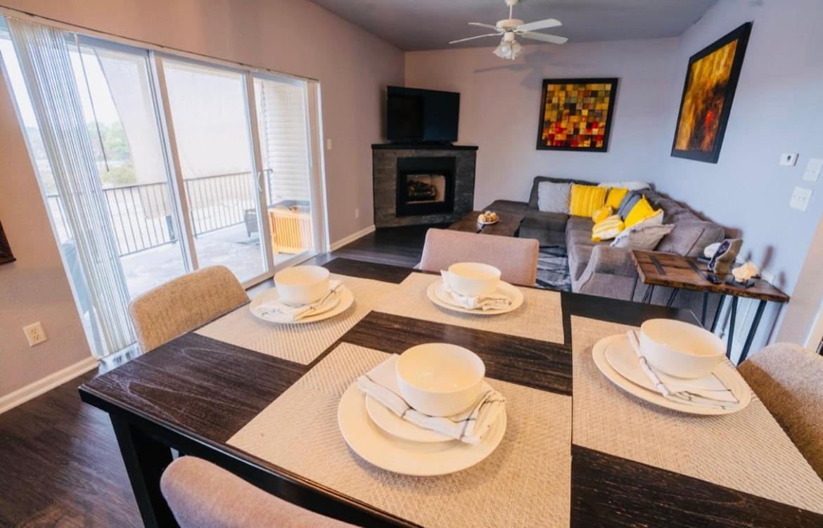 Brooklynn'S Bay, Elegant Lakefront Condo Retreat Hot Springs Exterior foto